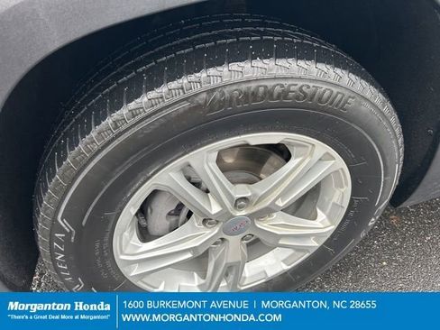 Used 2024 GMC Terrain SLE image 12