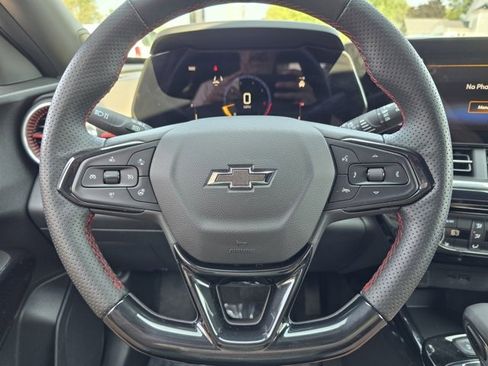 Used 2025 Chevrolet Trax RS w/ Driver Confidence Package image 34