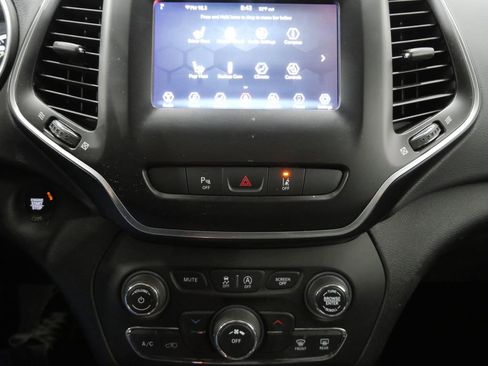 Used 2021 Jeep Cherokee Latitude Plus AWD/4WD image 20