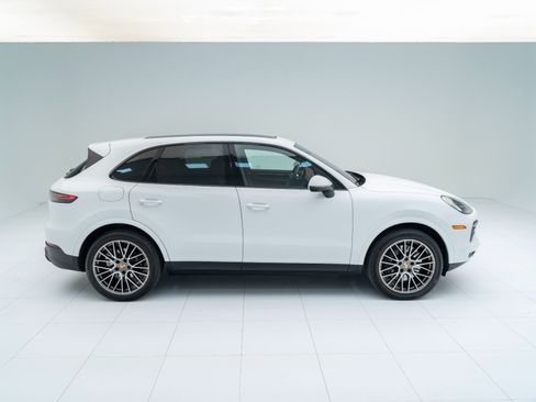 Certified 2023 Porsche Cayenne Platinum Edition AWD/4WD image 8