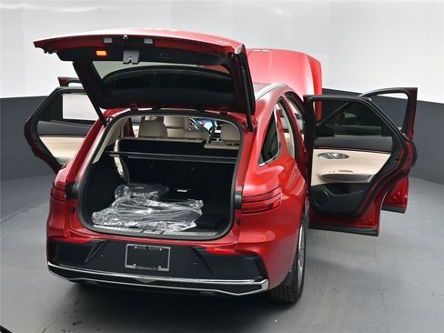 New 2026 Genesis GV70 2.5T Select image 24