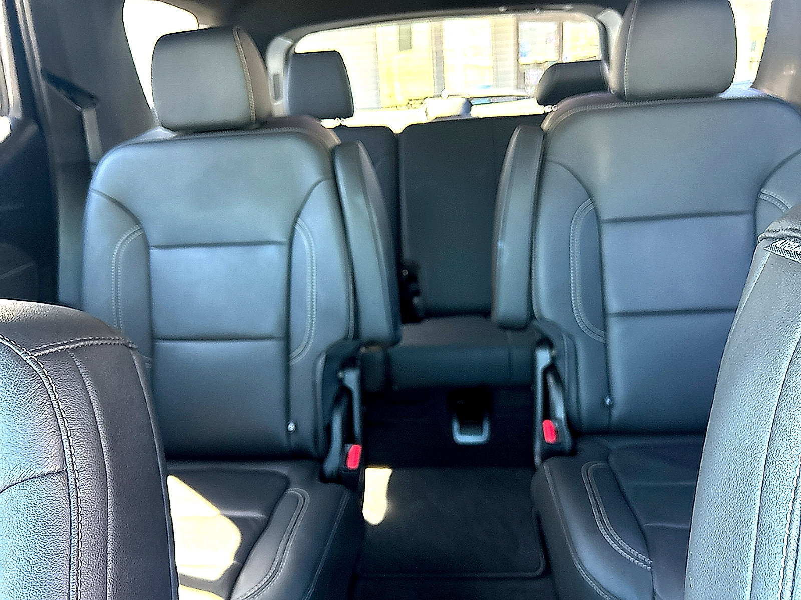 Used 2023 Chevrolet Traverse LT w/ LT Premium Package FWD image 11