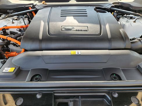 Used 2020 Land Rover Range Rover HSE image 31