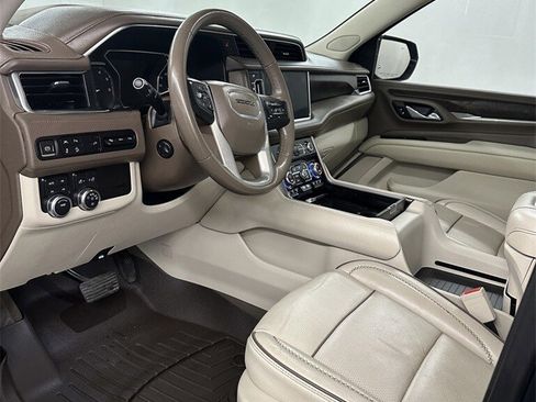 Used 2021 GMC Yukon XL Denali w/ LPO, Illumination Package image 11