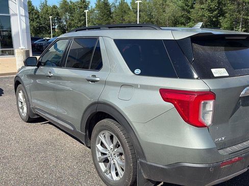 Used 2020 Ford Explorer XLT w/ Equipment Group 202A AWD/4WD image 6