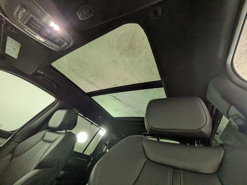 New 2026 Jeep Grand Wagoneer Limited AWD/4WD image 31