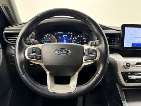 Used 2020 Ford Explorer XLT w/ Equipment Group 202A AWD/4WD image 24