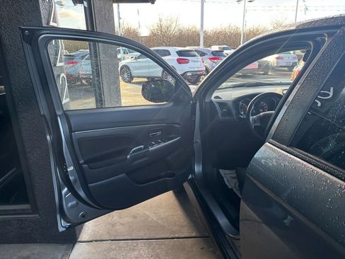 Used 2020 Mitsubishi Outlander Sport SE image 8