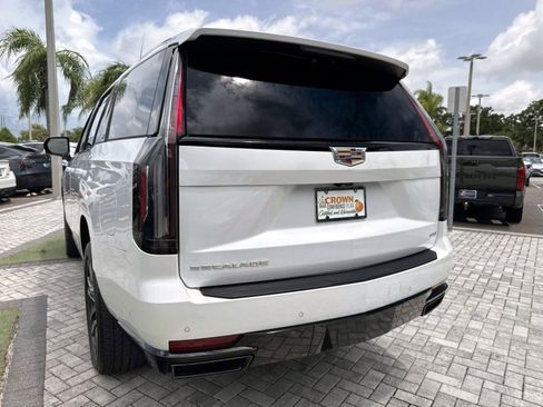 Used 2024 Cadillac Escalade Sport Platinum RWD image 9