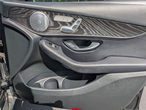 Used 2018 Mercedes-Benz GLC 300 4MATIC w/ Multimedia Package image 38