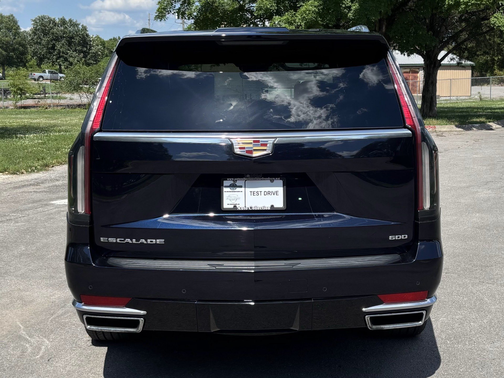 Used 2024 Cadillac Escalade Premium Luxury Platinum AWD/4WD image 5