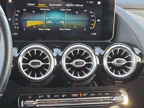 Used 2021 Mercedes-Benz GLA 250 4MATIC w/ Premium Package image 19