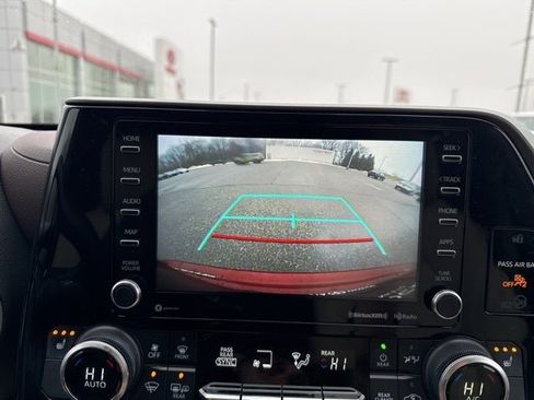 Certified 2021 Toyota Highlander XLE image 30