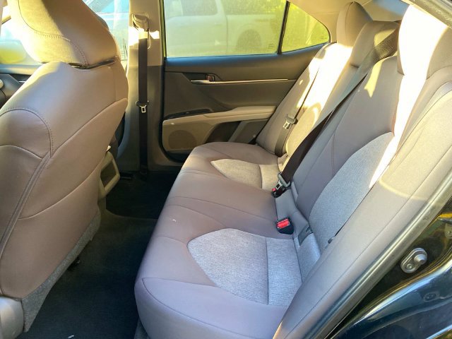 Used 2020 Toyota Camry LE FWD image 9