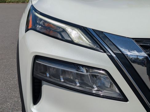 Used 2021 Nissan Rogue SV FWD image 10