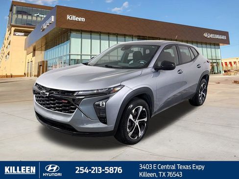 Used 2024 Chevrolet Trax RS w/ Driver Confidence Package image 3