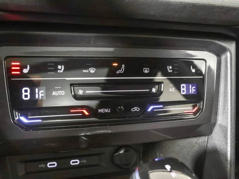 Used 2024 Volkswagen Tiguan SEL R-Line image 32