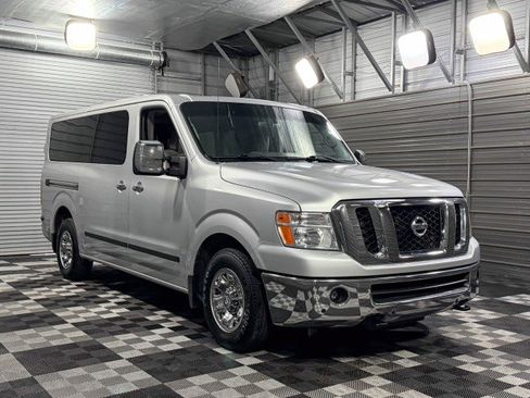 Used 2019 Nissan NV 3500 SL image 4