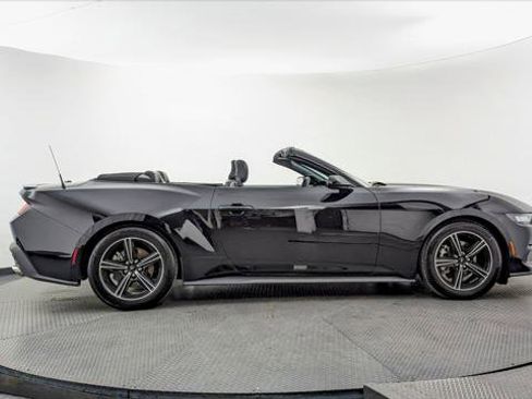 Used 2024 Ford Mustang Premium image 8