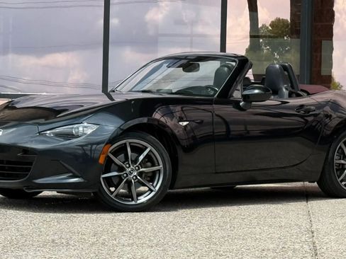 Used 2018 MAZDA MX-5 Miata Grand Touring RWD image 5