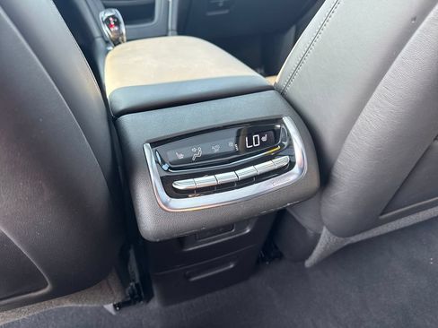 Used 2021 Cadillac XT6 Sport w/ Platinum Package AWD/4WD image 30