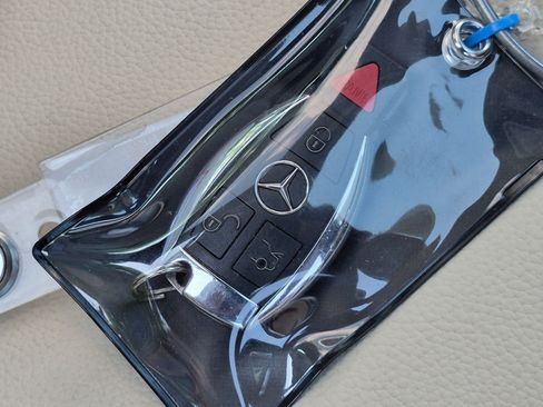 Used 2017 Mercedes-Benz SLC 300 image 37