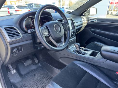 Used 2017 Jeep Grand Cherokee Altitude image 27