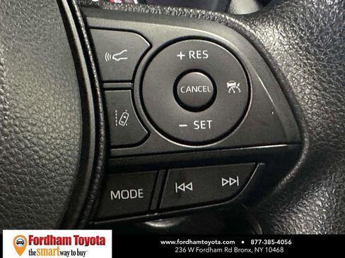 Used 2025 Toyota RAV4 XLE image 31