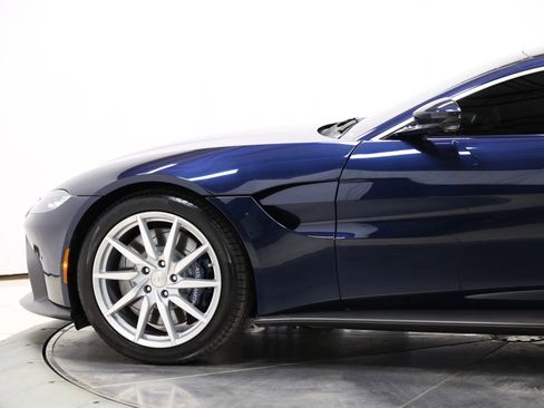 Used 2019 Aston Martin V8 Vantage Coupe RWD image 7