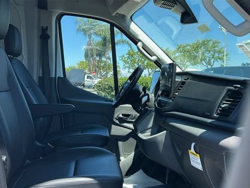 New 2026 Ford Transit 250 148 Medium Roof RWD image 11