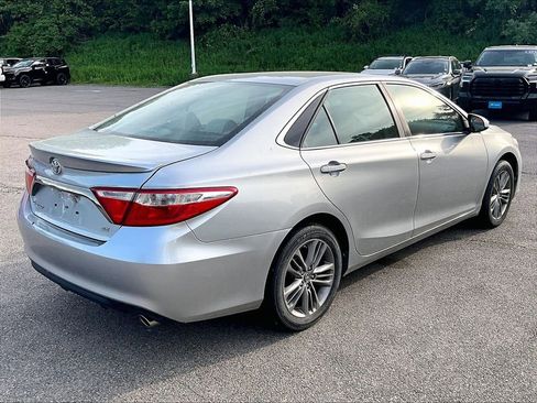 Used 2017 Toyota Camry SE FWD image 6