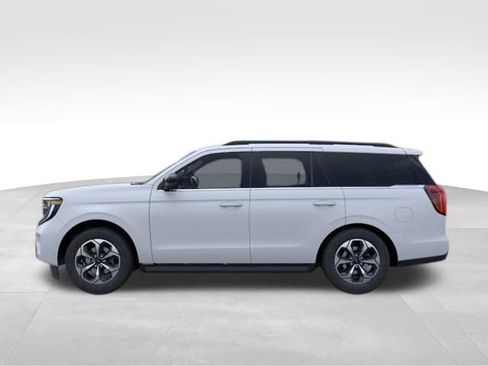 New 2026 Ford Expedition Active image 3