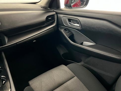 Used 2024 Nissan Rogue SV AWD/4WD image 10
