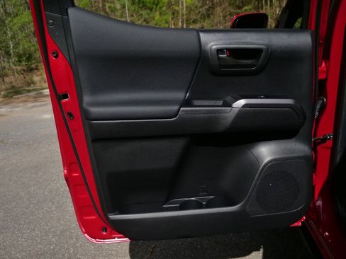 Used 2023 Toyota Tacoma TRD Sport image 28