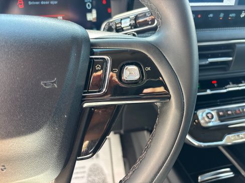 Certified 2024 Lincoln Corsair AWD image 18