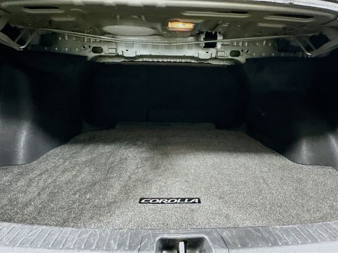Used 2023 Toyota Corolla LE w/ Carpet Mat Package (TMS) image 27