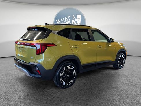 Certified 2024 Kia Seltos SX w/ SX Sunroof Package AWD/4WD image 3