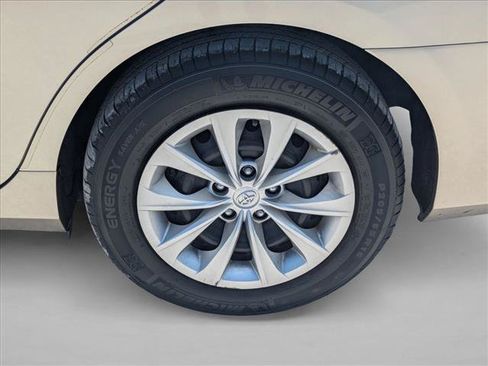 Used 2017 Toyota Camry LE FWD image 9