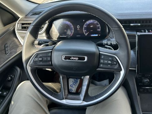 Used 2023 Jeep Grand Cherokee L Limited w/ Luxury Tech Group II AWD/4WD image 18