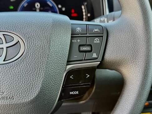 Used 2026 Toyota Camry LE FWD image 26