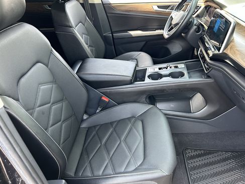 Used 2024 Volkswagen Atlas SE FWD image 9