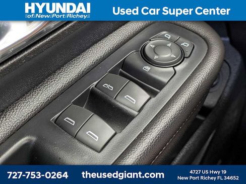 Used 2020 GMC Terrain Denali w/ Denali Premium Package FWD image 36