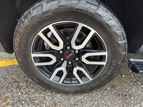 Used 2021 GMC Yukon AT4 w/ AT4 Premium Package AWD/4WD image 22