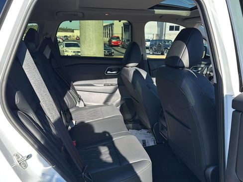 New 2026 Nissan Rogue Platinum w/ Platinum Premium Package AWD/4WD image 11