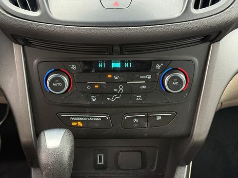 Used 2017 Ford Escape SE w/ Equipment Group 201A image 34