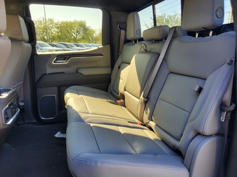 New 2026 GMC Sierra 1500 SLT w/ SLT Premium Plus Package image 6