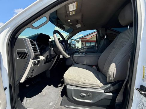 Used 2019 Ford F350 XLT w/ XLT Premium Package AWD/4WD image 9