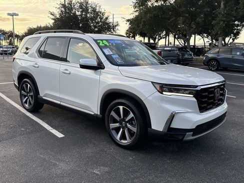 Certified 2024 Honda Pilot Touring image 2