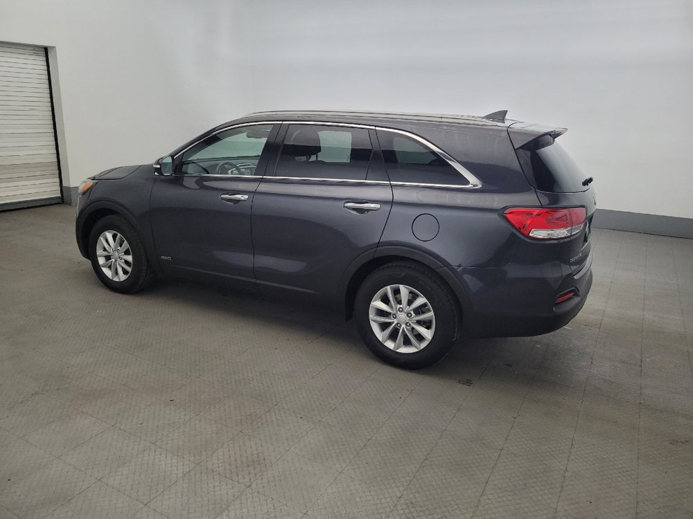 Used 2017 Kia Sorento AWD w/ LX Convenience Package image 3