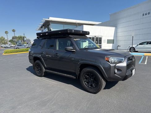 Used 2019 Toyota 4Runner TRD Off-Road AWD/4WD image 2